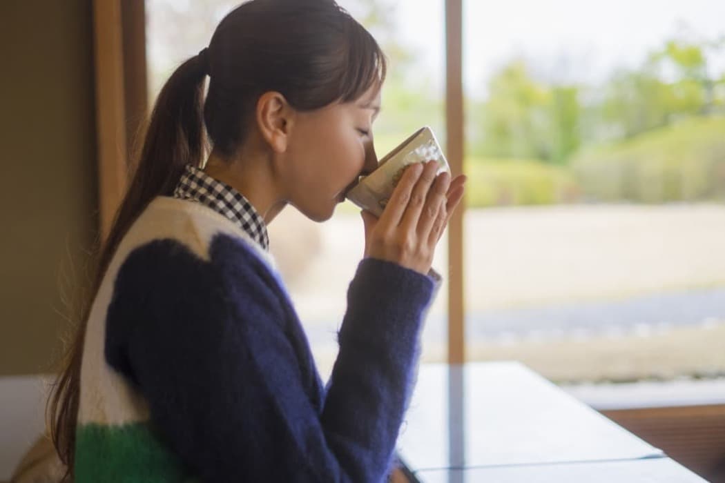 収穫した茶葉